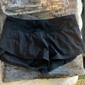 Black Lululemon shorts speed up
